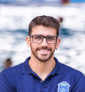 Carlos Eduardo Lan�as, Graduado em Educa��o F�sica| P�s-graduado em Gest�o de Marketing - Senac