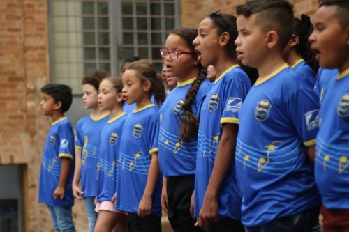 Coral da ABDA Filarm�nica no Encantamirim em Len��is Paulista