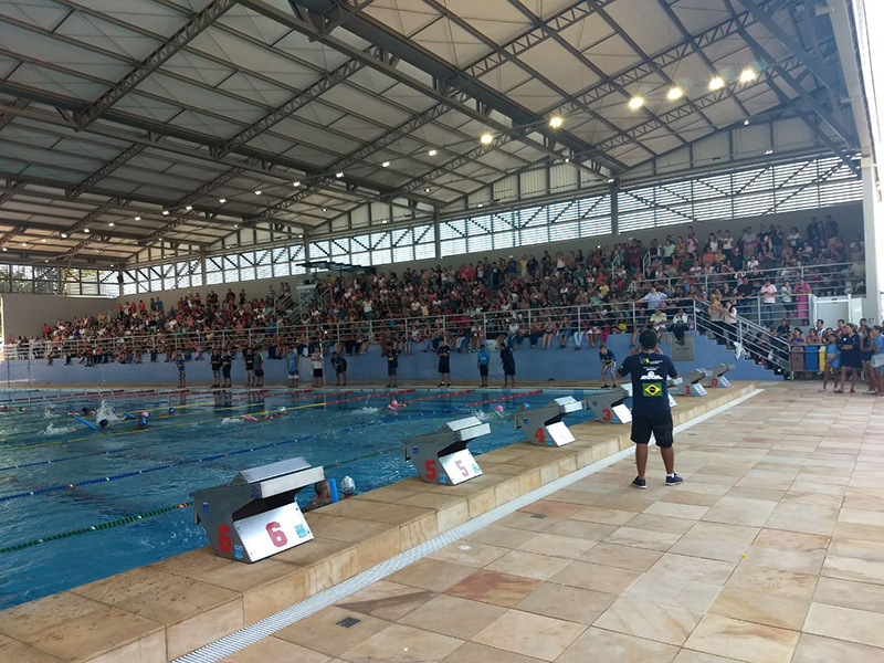 Arena ABDA fica lotada com Festival de Ver�o de Nata��o