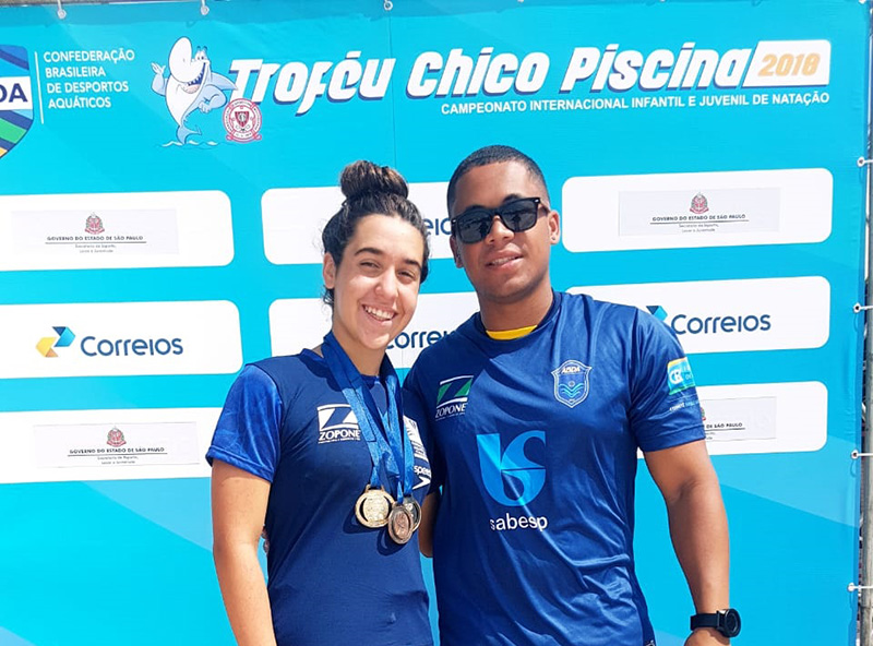 Atleta da ABDA de nata��o traz tr�s medalhas de ouro do Trof�u Chico Piscina