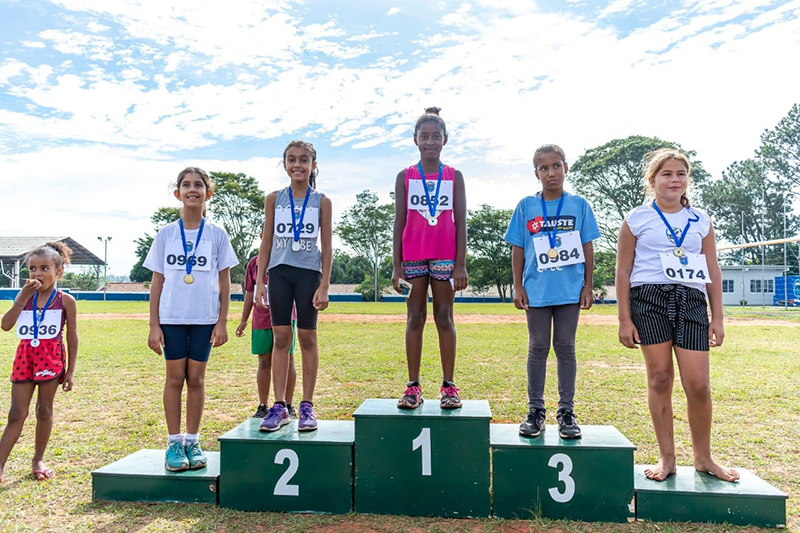 ABDA ficou com 4 dos 5 lugares no p�dio dos 50m, sub-12 feminino