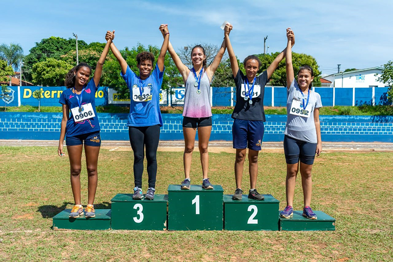 Nos 800m feminino sub-16, deu p�dio todinho para ABDA