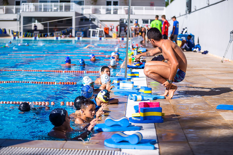 A nata��o paral�mpica da ABDA conta com 62 alunos, 9 deles Down - Foto: Donato Fidelis Alta Fotografia