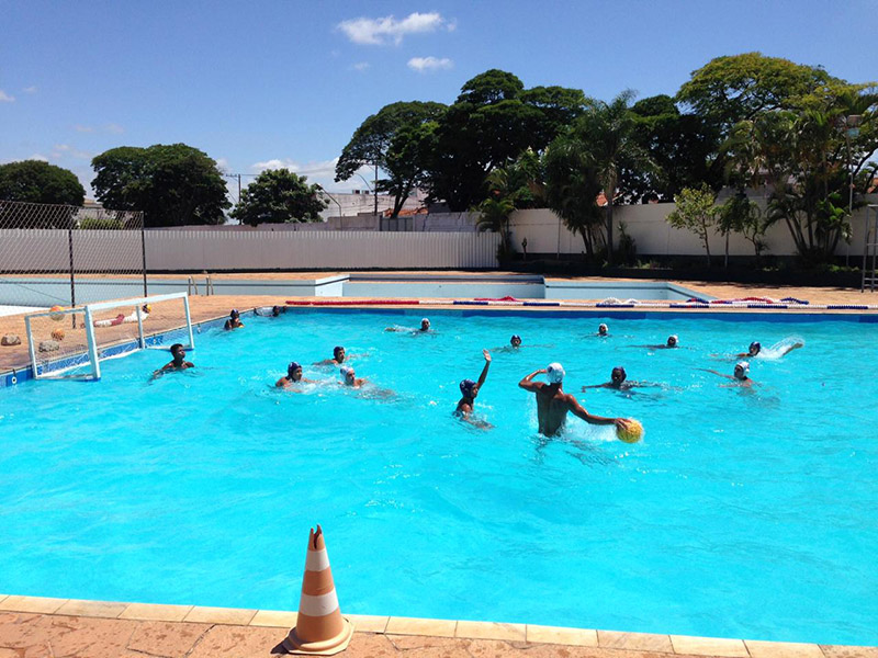 Piscina do antigo clube Luso de Bauru tamb�m foi palco das atividades da ABDA no in�cio