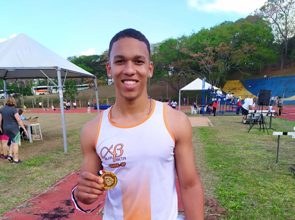 Atleta da ABDA � ouro nos 100 metros nos Jogos Escolares