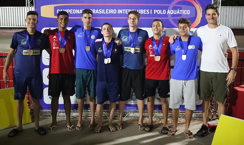 Na sele��o masculina do Campeonato Sub-16, figuraram dois atletas da ABDA: Jhonatan Previlato Rodrigues e Eduardo Cintra
