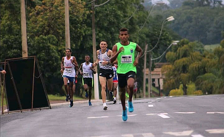 Atleta da ABDA � campe�o dos 10km em corrida de rua de Sert�ozinho
