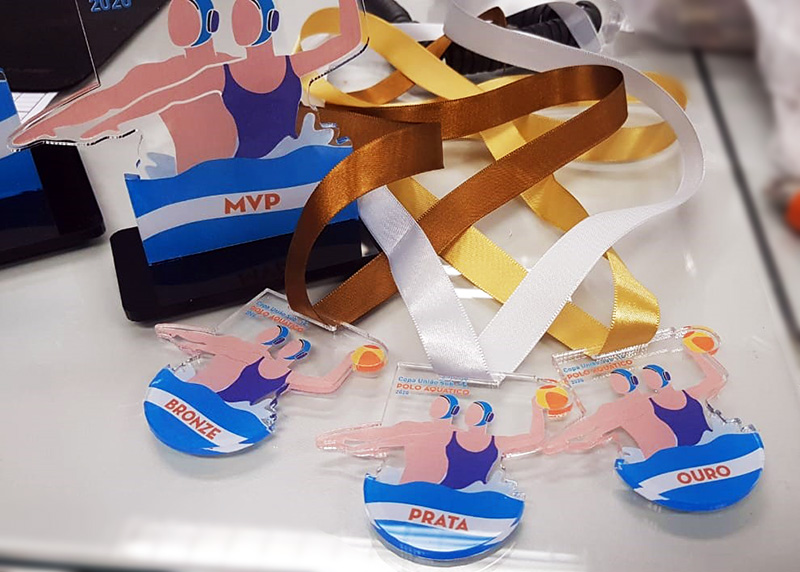 Medalhas e trof�us foram confeccionados com todo cuidado nos detalhes