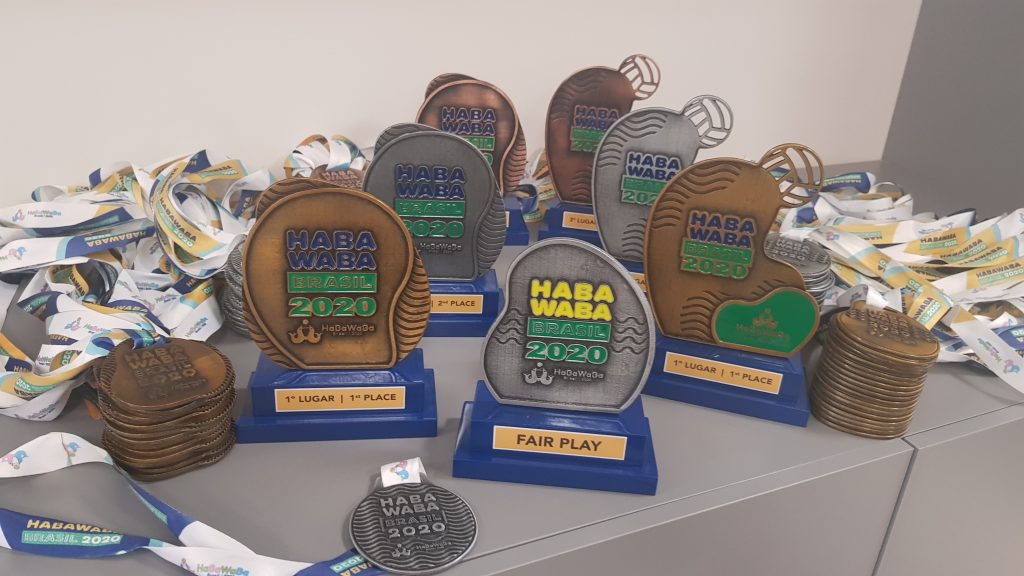 Troféus e medalhas da premiação do HaBaWaBa Brasil