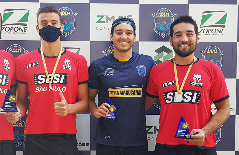 João Gabriel (goleiro), Italo Vizacre (MVP) e Rudá Franco (artilheiro)