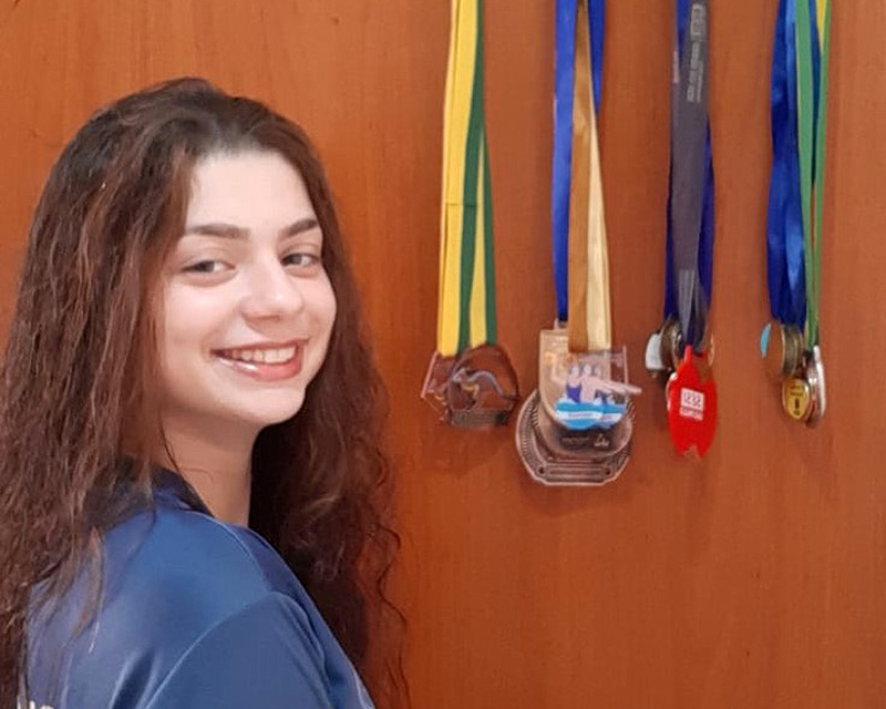 Heloisa j� tem um cantinho especial em casa para guardar as conquistas