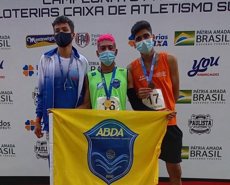 Vin�cius Moraes Costa, campe�o nos 100 metros com barreiras e nos 300 metros com barreiras 