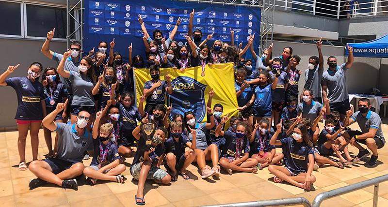 Equipe ABDA campeã mirim do Torneio Sudeste de natação