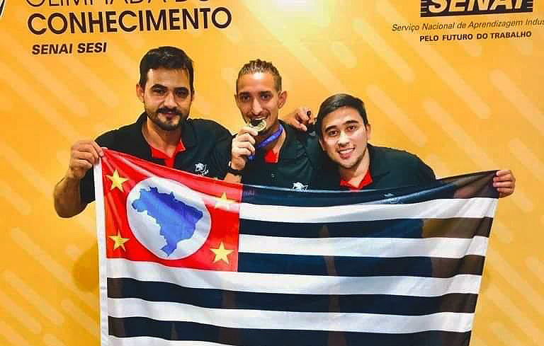 Ex-atleta da ABDA conquista duas medalhas de ouro na WorldSkills Alvenaria