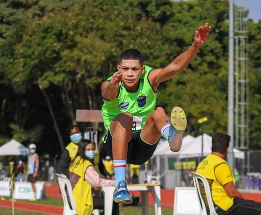 Atleta da ABDA conquista medalha de bronze no salto em dist�ncia