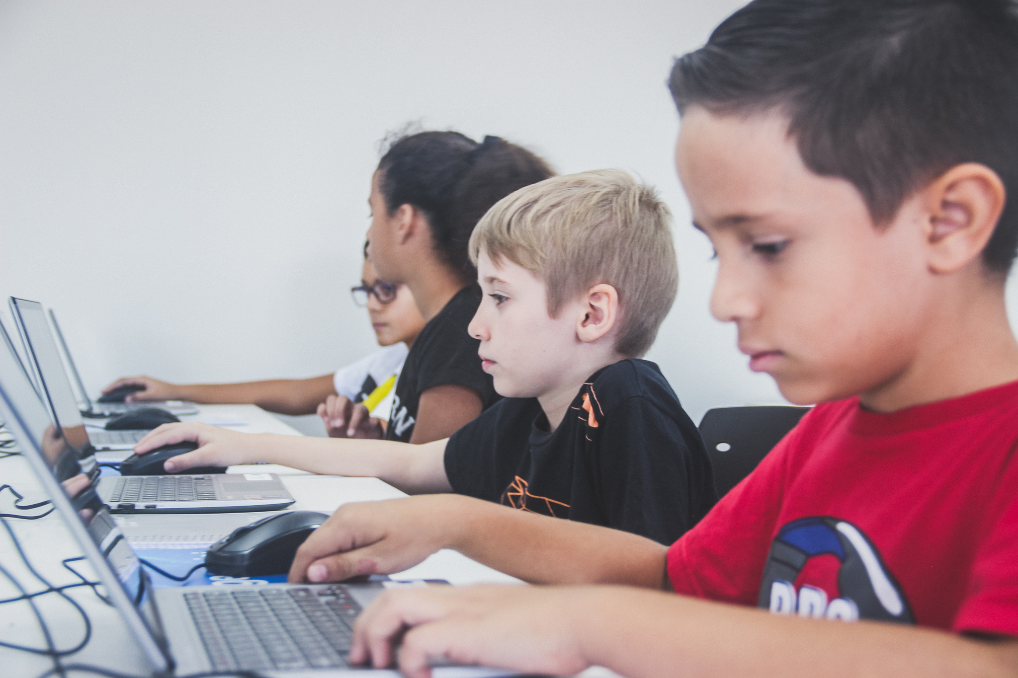 Projeto Comunidades Digitais inicia aulas gratuitas de inform�tica na ABDA