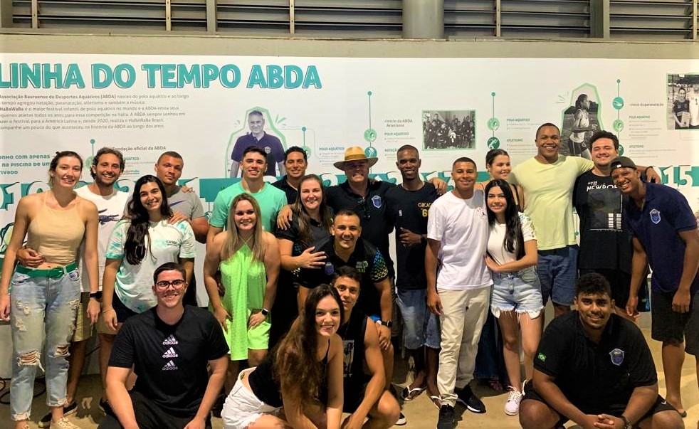 Campe�es na piscina, campe�es na vida