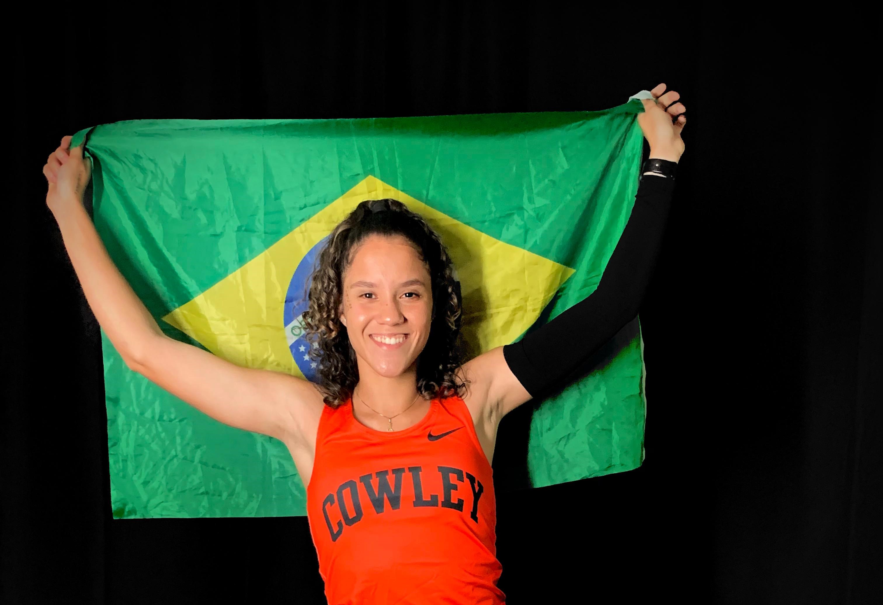 Let�cia Belo � primeira da ABDA atletismo a conquistar bolsa de estudo no exterior