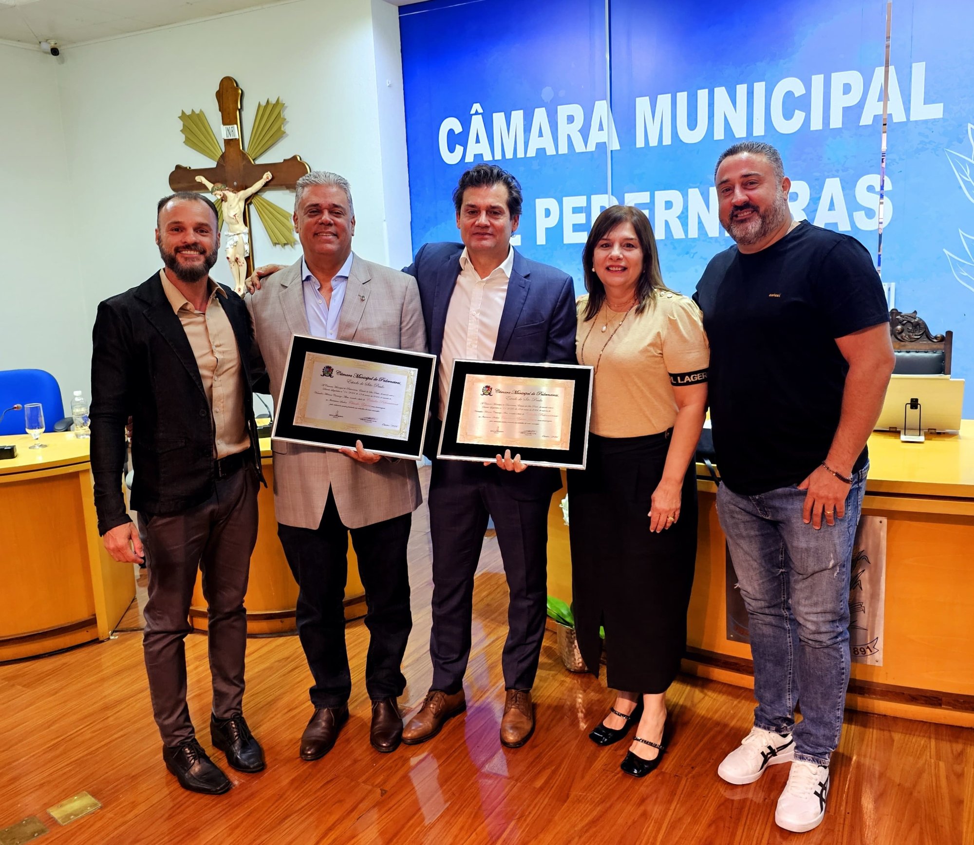 Mantenedores da ABDA recebem t�tulos de Cidad�o Pederneirense