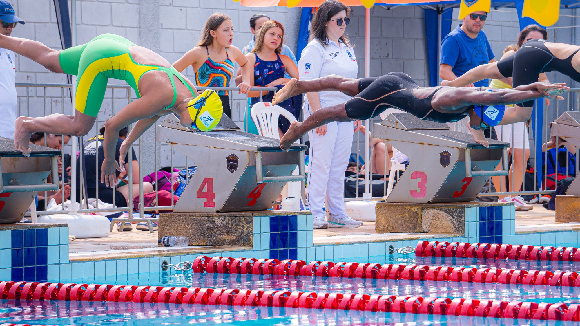 Em casa, ABDA conquista 355 medalhas no 6� Torneio Regional de Nata��o