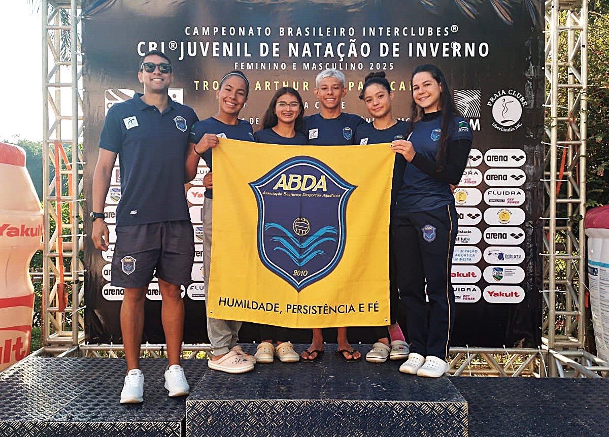 Equipe juvenil da ABDA brilha com 11 finais no Brasileiro de Nata��o em Uberl�ndia