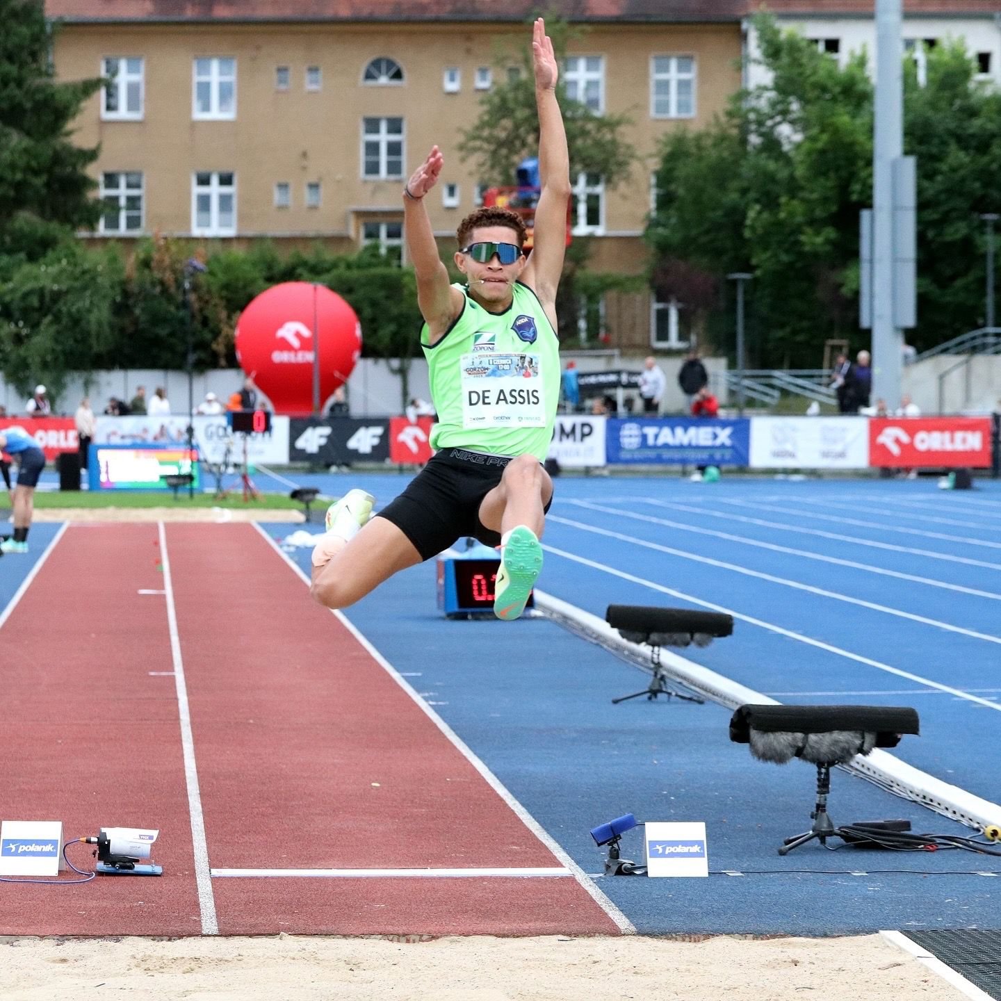 Victor Ramos encerra turn� europeia com tr�s medalhas no salto em dist�ncia